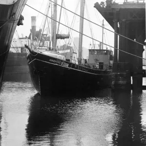 The 290 tons gross German three masted auxiliary schooner ship Anne Marie loading coal The 290 tons gross German three masted auxiliary schooner ship Anne Marie loading coal