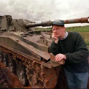 4x4 Off Road Instruction Print with Battle Tank (00143)