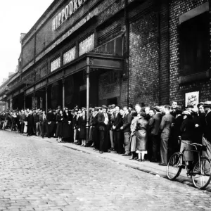 Before 5. 30am, a queue of applicants for 30 jobs at Queens Park Hippodrome Before 5. 30am, a queue of applicants for 30 jobs at Queens Park Hippodrome