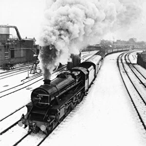 5305 a Stanier 5 locomotive seen here leaving Paragon Station on a cold wintry morning