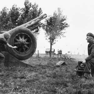 7.2 inch Royal Artillery Howitzer Print, 1944