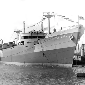 The 7, 850-ton motor ship Hudson Deep under construction by John Readhead and Sons Ltd The 7, 850-ton motor ship Hudson Deep under construction by John Readhead and Sons Ltd