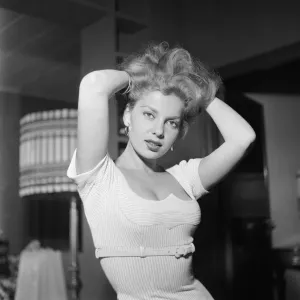 Abbe Lane, American singer and actress, in Rome, to star in film The Wanderers Abbe Lane, American singer and actress, in Rome, to star in film The Wanderers