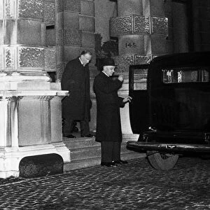 Abdication Crisis December 1936 Mr Stanley Baldwin leaves 145 Piccadilly after an