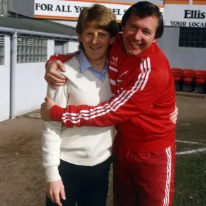 Aberdeen manager Alex Ferguson with arms around Gordon Strachan, 1985 Aberdeen manager Alex Ferguson with arms around Gordon Strachan, 1985