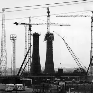 ABLE UK. Le due gambe in cemento si ergono dal terreno vicino alla centrale nucleare di Hartlepool.