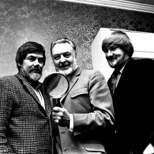 Actor Donald Sinden was presented with an enormous magnifiying glass by namesake David