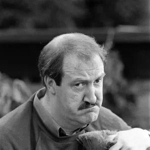Actor Gorden Kaye in Huddersfield. 4th November 1985