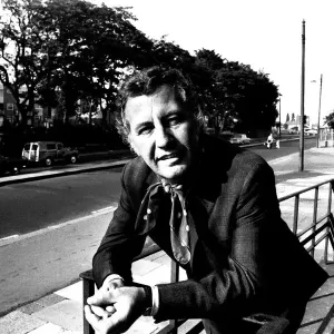 Actor and former journalist Alan Browning visting Newcastle. 13 / 06 / 71 Actor and former journalist Alan Browning visting Newcastle. 13 / 06 / 71