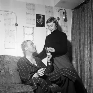 Actor Leslie Phillips collapsed tonight during the performance of Actor Leslie Phillips collapsed tonight during the performance of