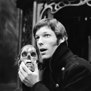 Richard Chamberlain as Hamlet, Birmingham Repertory Theatre Print 1969 Richard Chamberlain as Hamlet, Birmingham Repertory Theatre Print 1969