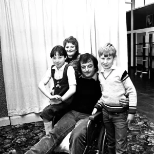 Actor Tim Healy decided the show must go on in spite of an unlucky break Actor Tim Healy decided the show must go on in spite of an unlucky break