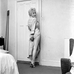 Actress Carole Lesley. 1964 E286-014