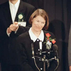 Glenda Jackson Wins Hampstead and Highgate Print, 10th April 1992 Glenda Jackson Wins Hampstead and Highgate Print, 10th April 1992