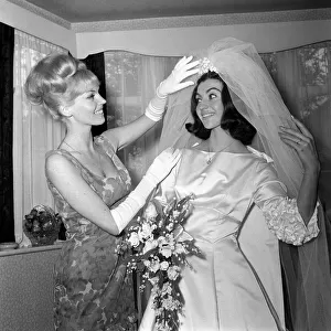 Actress Jean Collins with sister Marion prepares for 1965 wedding to Peter