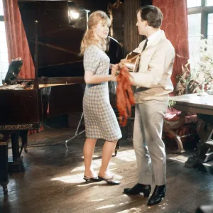 Julie Samuel with Gerry and the Pacemakers, 1964 Print