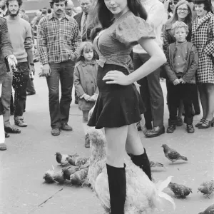 Print of Madeline Smith with a Dodo in Trafalgar Square