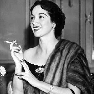 Actress Pat Kirkwood at the Midland Hotel October 1950