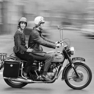 Una Stubbs and Nicky Henson at the Young Vic Theatre, 1970 Print Una Stubbs and Nicky Henson at the Young Vic Theatre, 1970 Print