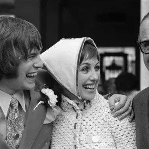Una Stubbs marries Nicky Henson Print, 10th October 1969 Una Stubbs marries Nicky Henson Print, 10th October 1969