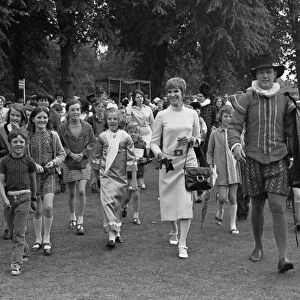 Actress Wendy Craig paid a visit to Warwick to open the Emscote Lawn School Elizabethan