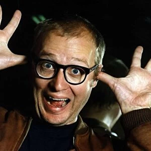 Adrian Edmondson Actor Comedian pulling a silly face September 1991