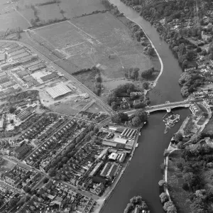 Aerial views of Reading, Berkshire. 26th October 1976 Aerial views of Reading, Berkshire. 26th October 1976