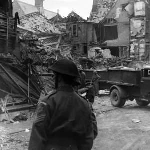 Aftermath of a Nazi raid in Dartmouth, Devon. 26th March 1943 Aftermath of a Nazi raid in Dartmouth, Devon. 26th March 1943