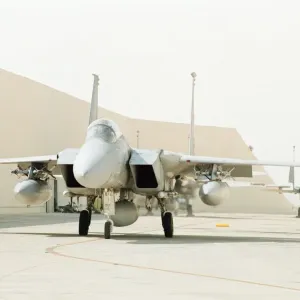 US Air Force F16 at Dhahran Air Base, Saudi Arabia, September 1990 US Air Force F16 at Dhahran Air Base, Saudi Arabia, September 1990
