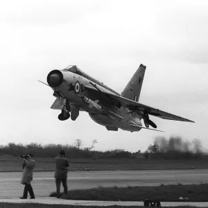 Aircraft English Electric Lightning F3 of RAF 111 Sqd April 1964 taking off