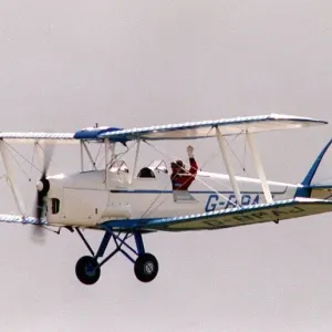 Aircraft de Havilland DH82 Tiger Moth August 1993 flying at the Wroughton Aircraft de Havilland DH82 Tiger Moth August 1993 flying at the Wroughton