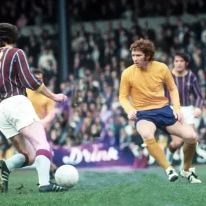 Alan Ball du Everton en action pendant le match de championnat contre Crystal Palace en mai. Alan Ball du Everton en action pendant le match de championnat contre Crystal Palace en mai.