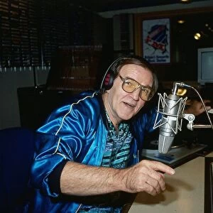 Alan Freeman DJ disc jockey in studio