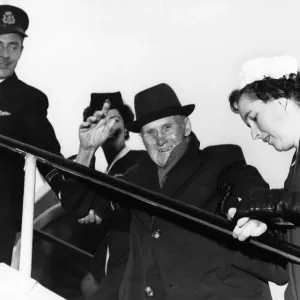 Albert Flies to a New Life at 100: Mr. Albert Wedlake waved goodbye to Britain yesterday Albert Flies to a New Life at 100: Mr. Albert Wedlake waved goodbye to Britain yesterday