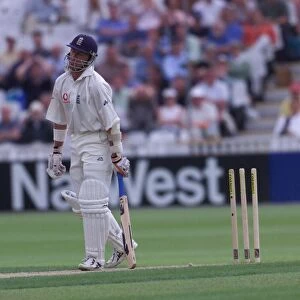 Alec Stewart Cricket Player Of England July 1999 Walks Back To The Pavillion For