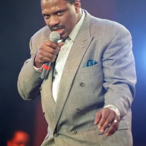Alexander O'Neal Print - Wembley Arena Concert for Kurdish Refugees Alexander O'Neal Print - Wembley Arena Concert for Kurdish Refugees