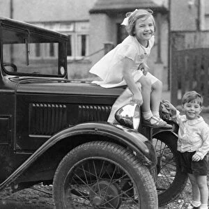 Alfieri. 1279. Child Studies-Cleaning Car. 1 / 2 October 8th 1933