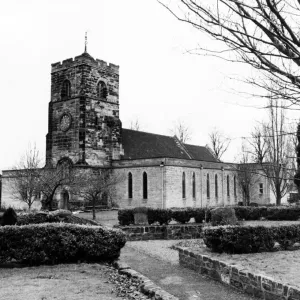 Iglesia de Todos los Santos, Chilvers Coton, Nuneaton, Warwickshire. 29 de enero de 1982