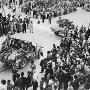 Allied forces enter Damascus. General view showing how the local inhabitants of