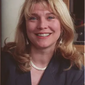 AMANDA REDMAN 04 / 01 / 1995 AMANDA REDMAN 04 / 01 / 1995