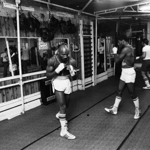 American boxer Marvin Hagler in London to challenge WBC American boxer Marvin Hagler in London to challenge WBC