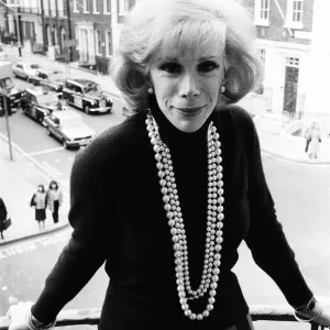 Amerikanische Komikerin Joan Rivers im londoner Hotel am 1sten März 1984 Amerikanische Komikerin Joan Rivers im londoner Hotel am 1sten März 1984
