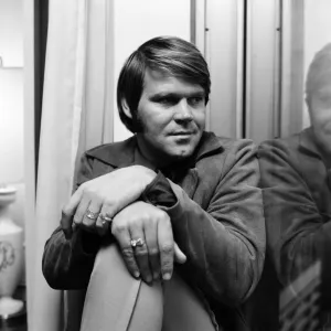 American singer Glen Campbell at the Hilton Hotel. 19th November 1970