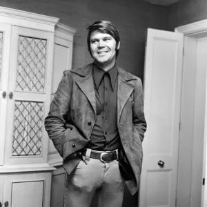 American singer Glen Campbell at the Hilton Hotel. 19th November 1970