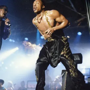 Le chanteur américain MC Hammer se produit en concert au Whitley Bay Ice Rink, Tyne and Wear. Le chanteur américain MC Hammer se produit en concert au Whitley Bay Ice Rink, Tyne and Wear.
