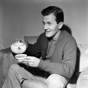 Amerikanischer Sänger Pat Boone im Vereinigten Königreich für eine Reihe von Fernseh- und Varietätsengagements