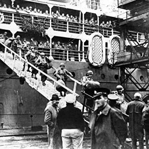 American troops disembarking at Cardiff docks during the Second World War, 1943