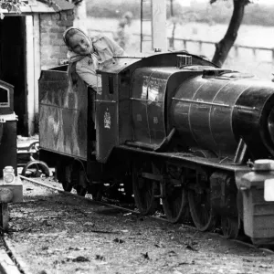 Annabel Crow, de Haswell tomó el control de una locomotora a vapor en Haswell. Annabel Crow, de Haswell tomó el control de una locomotora a vapor en Haswell.