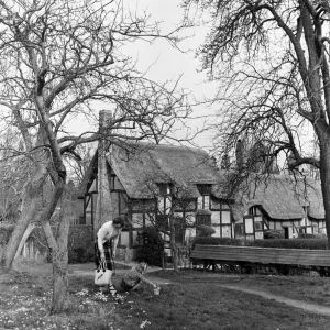 Anne Hathaways Cottage in Shottery, near Stratford-upon-Avon, Warwickshire Anne Hathaways Cottage in Shottery, near Stratford-upon-Avon, Warwickshire