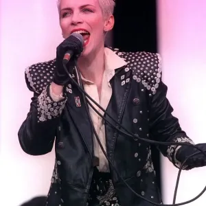 Annie Lennox of Eurythmics at Mandela Concert June 1988 singing at Wembley Annie Lennox of Eurythmics at Mandela Concert June 1988 singing at Wembley
